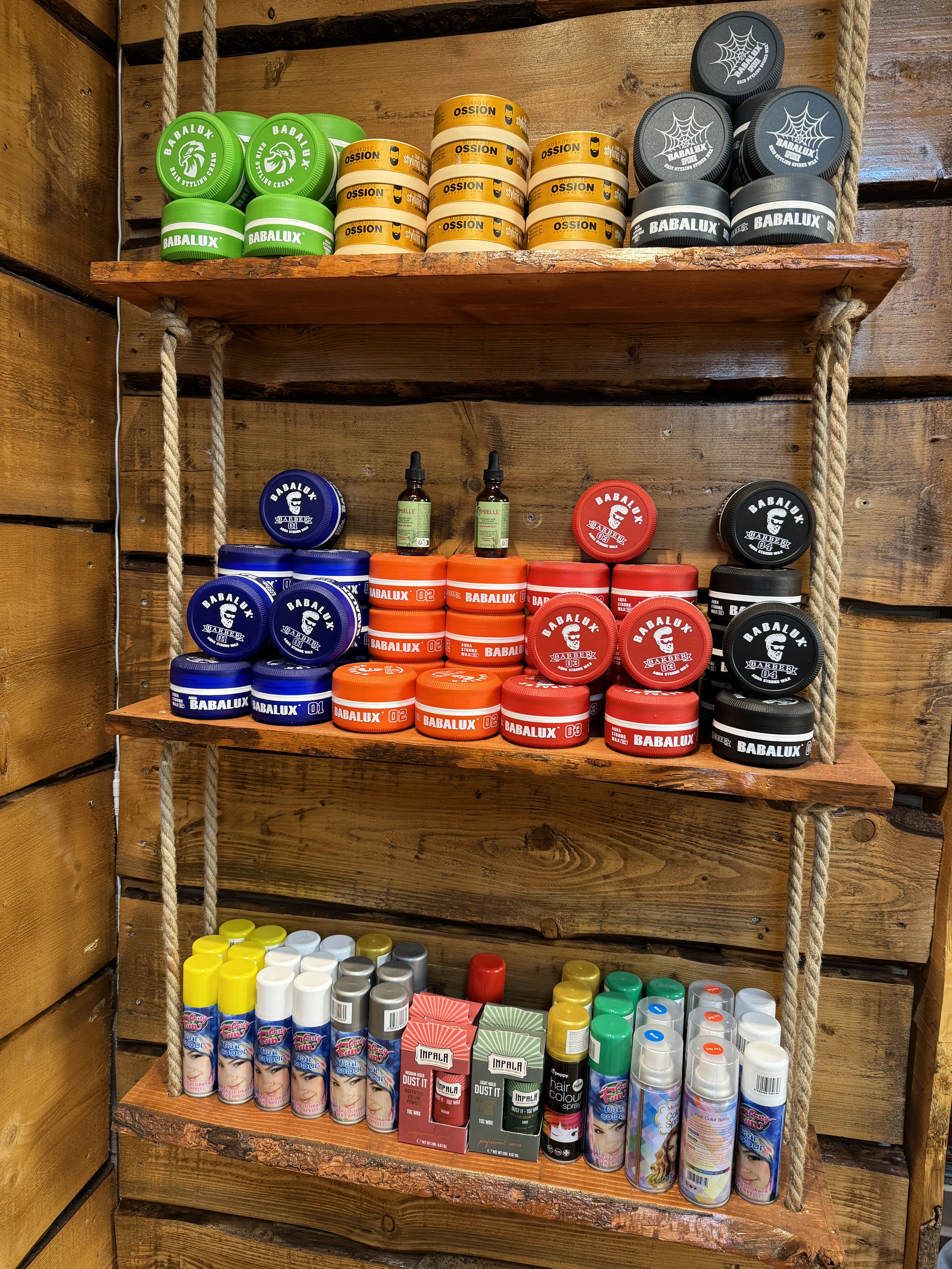 Produkthylla 2 på Mustasch Barbershop